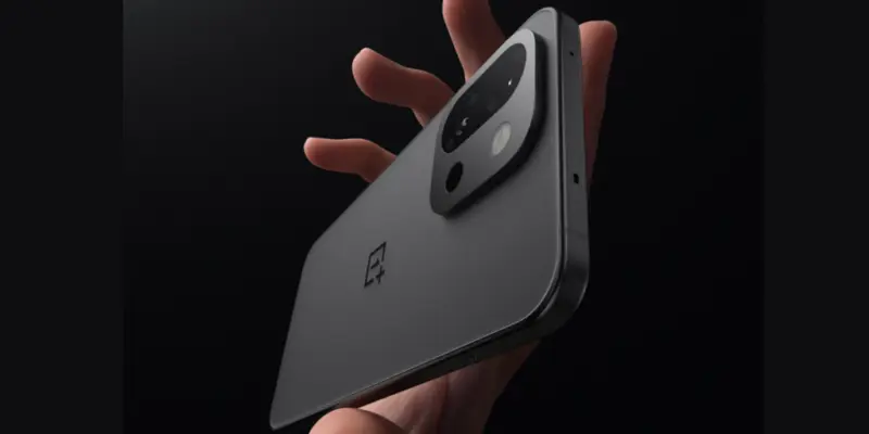 OnePlus 15T Details Confirmed: Compact Design, 7500mAh Battery Teased Ahead Of China Launch