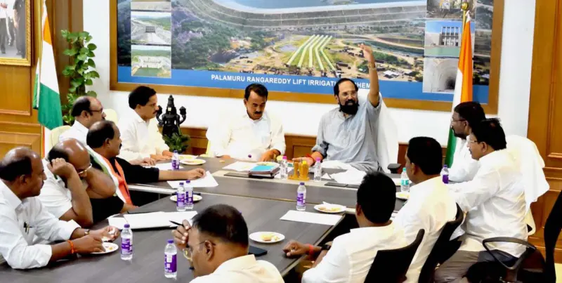 పాలమూరు ప్రాజెక్టులకు అత్యంత ప్రాధాన్యత