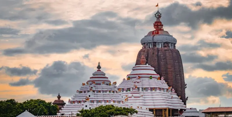 Lord Jagannath in a Divine New Avatar! Massive Crowds Throng Puri Temple