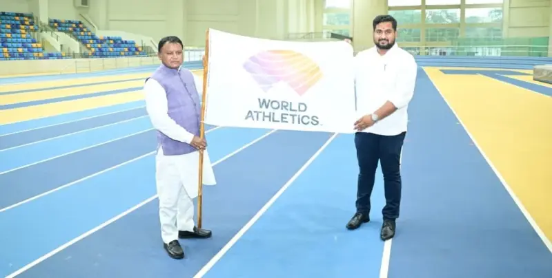 ମୁଖ୍ୟମନ୍ତ୍ରୀଙ୍କୁ ୱାର୍ଲ୍ଡ ଆଥେଲେଟିକ୍ସ ଚାମ୍ପିଅନସିପ୍‌ ପତାକା ପ୍ରଦାନ କଲେ କ୍ରୀଡାମନ୍ତ୍ରୀ