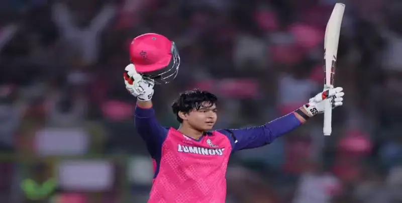 সীমানা ছাড়িয়ে বৈভব-জাদু! ১৫ বছরের বিস্ময় বালকের প্রেমে পড়লেন পাক ফ্র্যাঞ্চাইজি মালিক