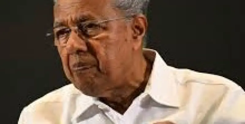 മുഖ്യമന്ത്രി പിണറായി വിജയൻ രാജിവെച്ചു