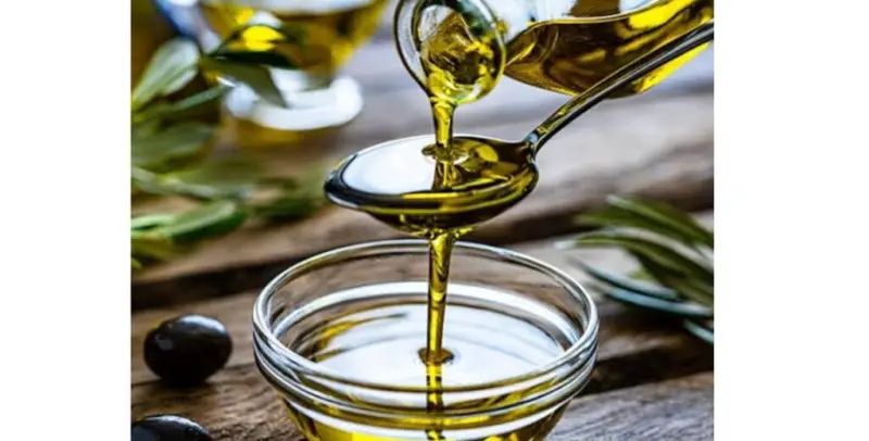 कोलेस्ट्रॉल आणि हार्ट अटॅकचा धोका वाढवू शकतं असं तेल त्याचा वापर किती करावा.