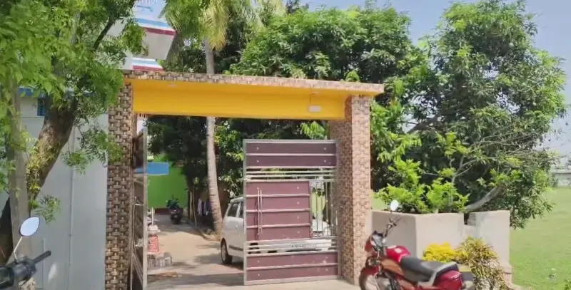 ପରିବାର ଲୋକଙ୍କୁ ବାହାରୁ କବାଟ ଦେଇ ଲୁଟ୍