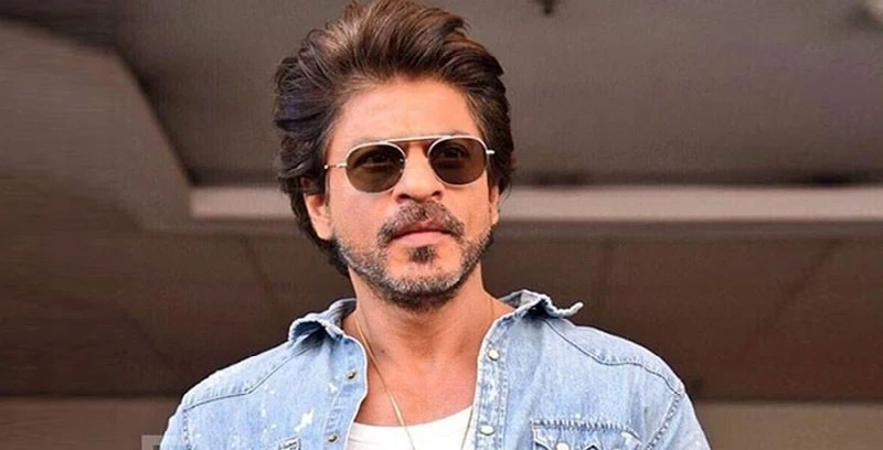 बांग्लादेशी क्रिकेटर को खरीदने पर विवादों में घिरे शाहरुख खान देवकीनंदन ठाकुर ने साधा निशाना