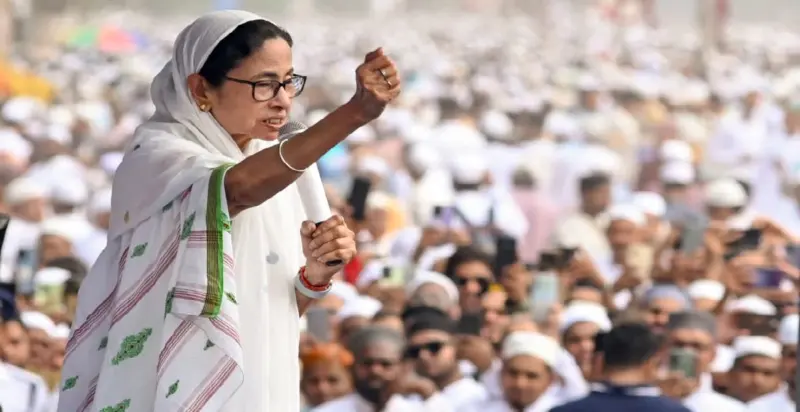 'If You Fear, You Die!' Mamata Banerjee's Explosive Speech at Red Road Eid Prayers.