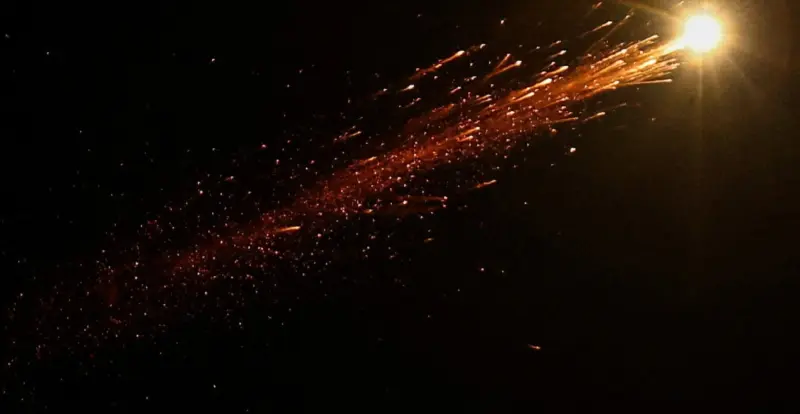 Trump's "Mission Accomplished" Defied? Iranian Missiles Rain Down on Israel After US Address