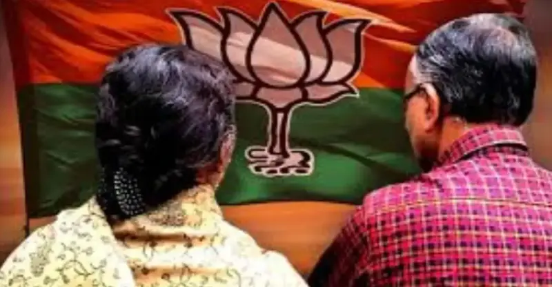 ৯ তারিখেই এসেছিল 'রত্ন', ৯ তারিখেই বিসর্জন! মনোনয়ন জমা দিতে গিয়ে কান্নায় ভাঙলেন অভয়ার মা