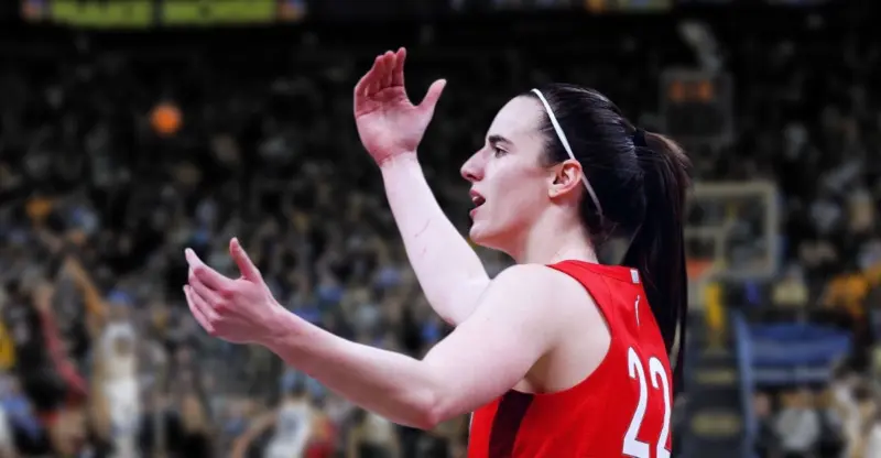 Caitlin Clark's Logo 3 and Trash Talk Returns to Fuel 2nd Half Rally Against Valkyries