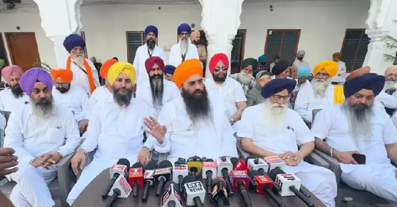 ਮੀਰ-ਪੀਰੀ ਕਾਂਡ ਮਾਮਲੇ 'ਚ ਹਰਿਆਣਾ ਕਮੇਟੀ ਵਫ਼ਦ ਨੇ SP Kurukshetra ਨਾਲ ਕੀਤੀ ਮੀਟਿੰਗ