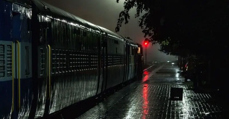 Female Passenger's 9-Hour Train Delay Viral Post Sparks Debate; Indian Railways Faces Accountability Questions