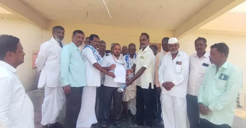 ಕುಕನೂರು | ಮಠದ ಜಮೀನಿನಲ್ಲಿ ಸರಕಾರಿ ಕಟ್ಟಡ ನಿರ್ಮಾಣಕ್ಕೆ ವಿರೋಧ : ಭಕ್ತರ ಆಕ್ರೋಶ