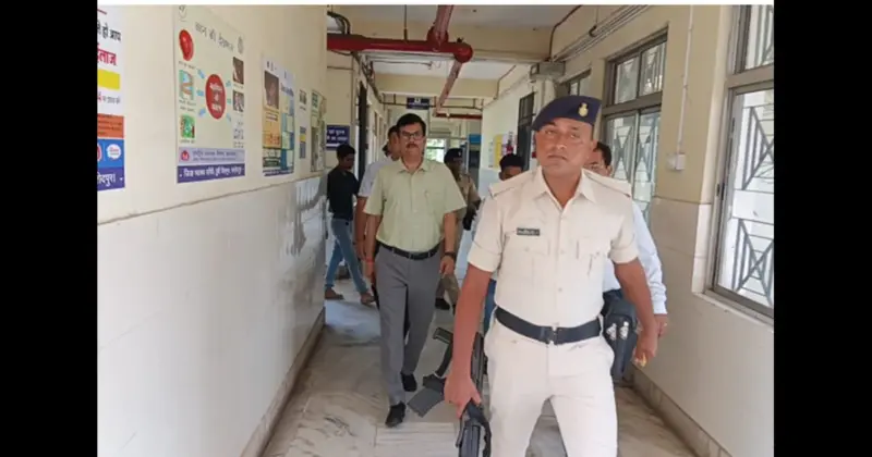 जमशेदपुर सदर अस्पताल का निरीक्षण : डीसी ने विभिन्न वार्डों का लिया जायजा,कहा-मरीजों को बेहतर सुविधा देना प्रशासन की प्राथमिकता