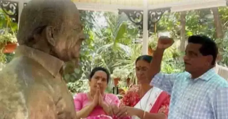 ഞാൻ ആരുടെയും അടിമയല്ല, ടി.കെ.ഗോവിന്ദനെ വര്ഗവഞ്ചകനെന്ന് വിളിക്കാനാവില്ല: കോടിയേരിയുടെ ഭാര്യ വിനോദിനി