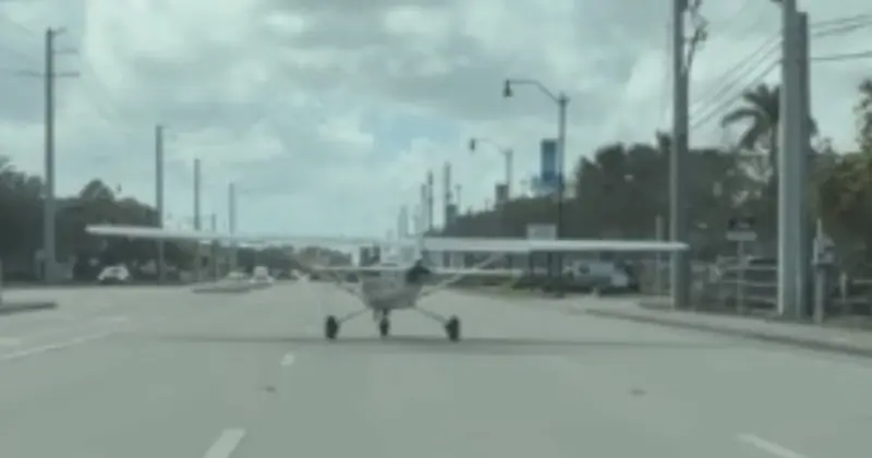 Teen Pilot Masters Emergency Road Landing in Jupiter, Florida
