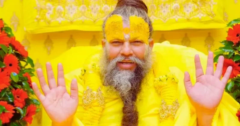मदद के बाद लोग क्यों बदल जाते हैं? प्रेमानंद जी महाराज से जानिए गहरा जवाब! मदद के बाद लोग क्यों बदल जाते हैं? प्रेमानंद जी महाराज से जानिए गहरा जवाब!