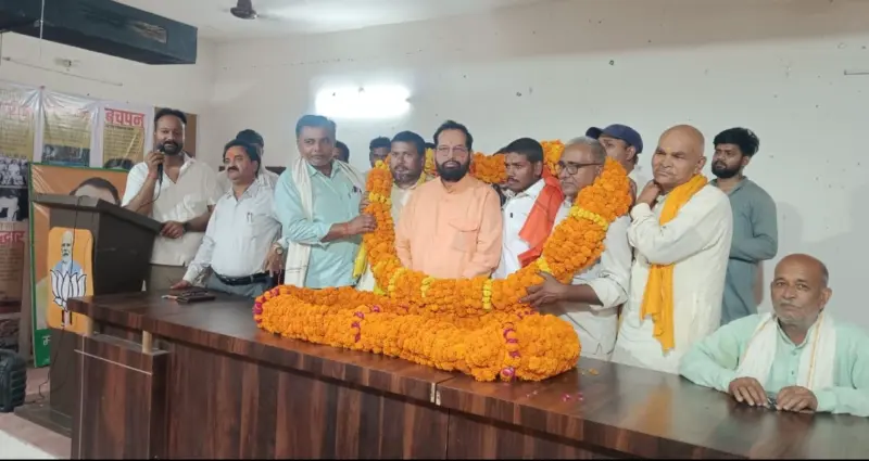 Bahraich :  ग्राम प्रधानों को प्रशासक बनाए जाने पर उत्साह, विधायक सुभाष त्रिपाठी का जोरदार स्वागत
