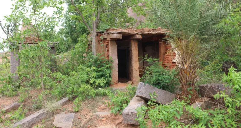 ಸರ್ವಶೀಲೆ ಸೋಮಕ್ಕನ ಮಠ, ಗದ್ದುಗೆಗೆ ಕಂಟಕ