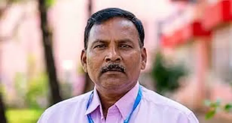 నోట్‌బుక్‌లోనే అసలు ప్రశ్నలు.. ప్రొఫెసర్ లీకేజ్ గుట్టు రట్టు చేసిన సీబీఐ!