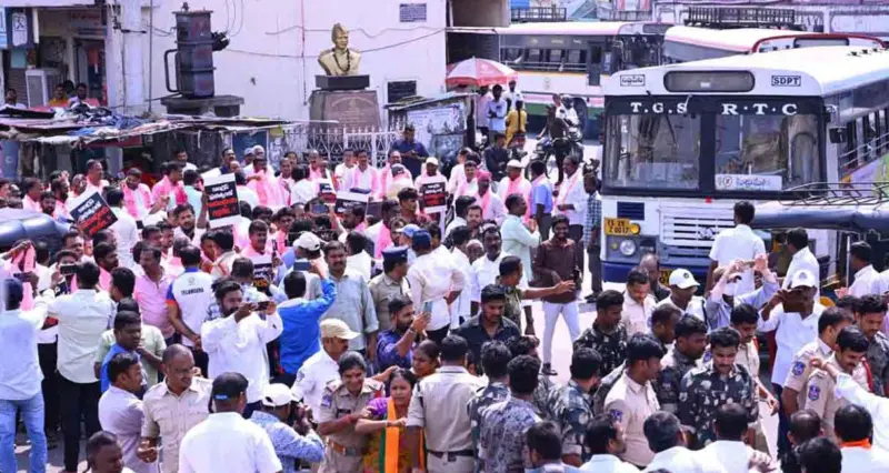 బండి భగీరథపై అదనపు సెక్షన్లు