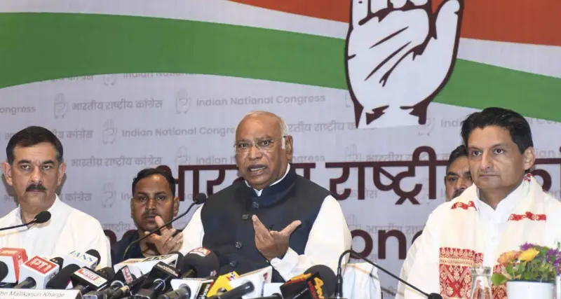 Congress releases Bengal manifesto