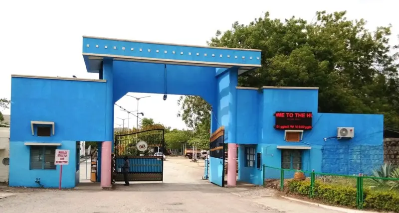 Eight workers trapped in Hutti Gold Mines lift rescued after four hours