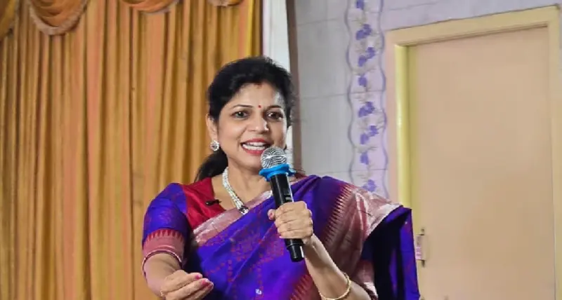 தருமபுரியில் சவுமியா அன்புமணி முன்னிலை!