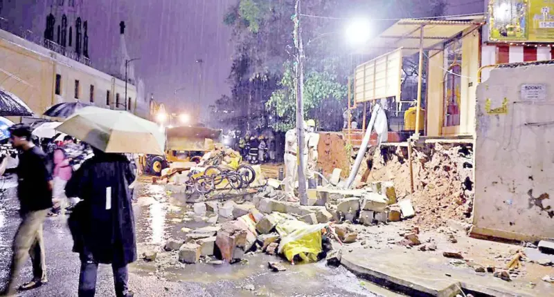बेंगळुरात इस्पितळाची संरक्षक भिंत कोसळून 8 ठार
