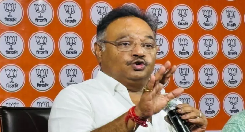 'শুভেন্দুর PA-কে খুন আসলে মোদীকে বার্তা?' বারাসতে বিস্ফোরক শমীক ভট্টাচার্য!