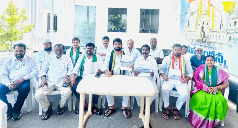 కోహెడ పండ్ల మార్కెట్‌పై రాజకీయ తాకిడి