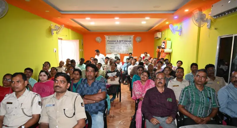 ପୋଲିସ କର୍ମଚାରୀଙ୍କ ପେନସନ ସମ୍ବନ୍ଧୀୟ ବିଭିନ୍ନ ଅଭିଯୋଗର ଶୁଣାଣି