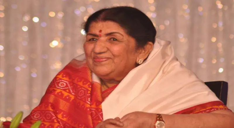 Lata Mangeshkar launches Marathi album 'Bhavartha Mauli' on Gudi Padwa
