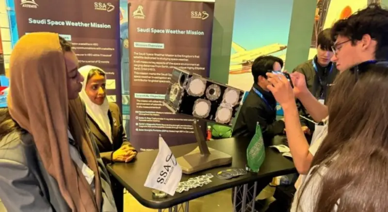 നാസയില്‍ തിളങ്ങി സഊദി വനിതകള്‍; ആര്‍ട്ടെമിസ് II പ്രദര്‍ശനത്തില്‍ 'ഷംസ്' മിഷൻ അവതരിപ്പിച്ചു