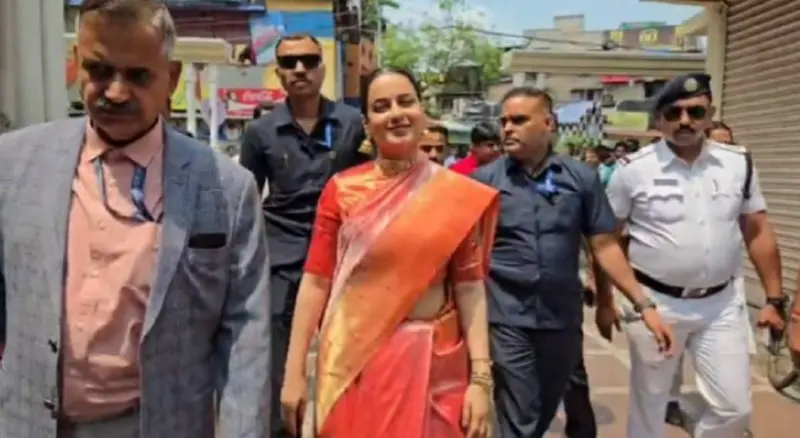 মা মহামায়ার আশীর্বাদে বাংলার পরিবর্তনের ডাক কঙ্গনা রানাউতের