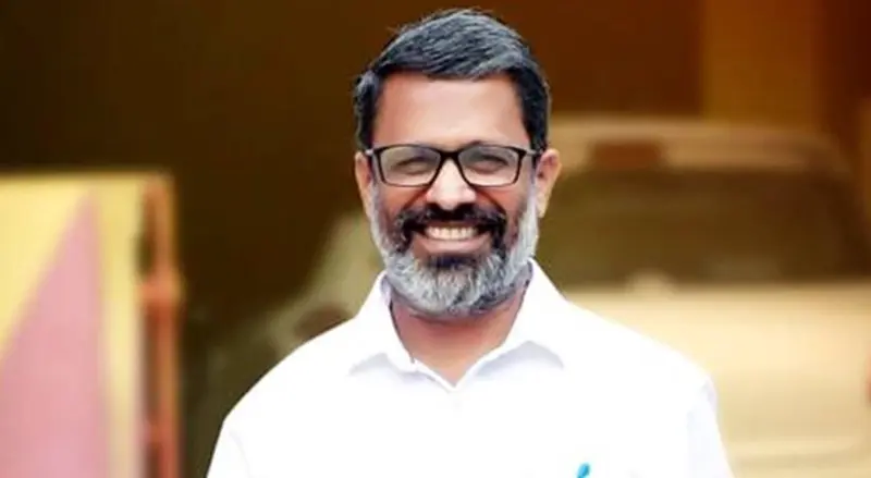 പിഷാരടി തോല്‍ക്കണമെന്ന് ആഗ്രഹിക്കുന്ന വ്യക്തി ഷാഫി പറമ്പില്‍: ഇഎൻ സുരേഷ് ബാബു