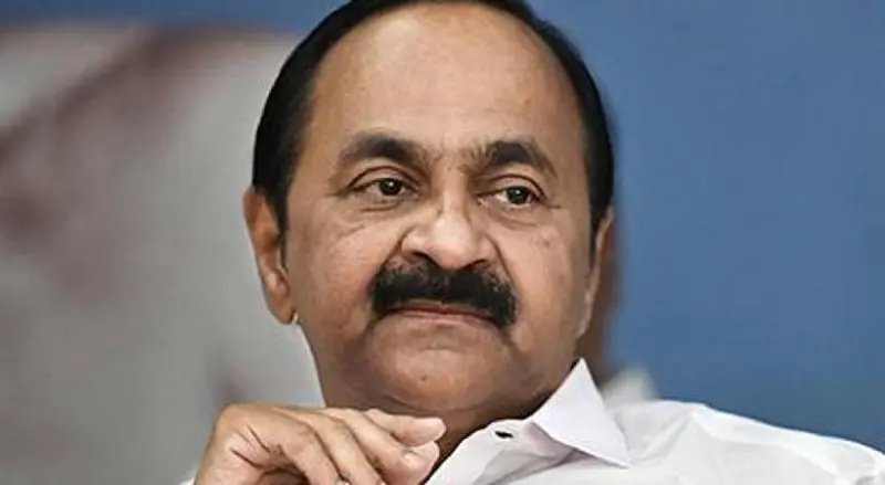 'അന്ന് പോസ്റ്റിടുമ്ബോള്‍ ഇത്ര വലിയ കൊള്ള കോണ്‍ഗ്രസ് നടത്തിക്കാണുമെന്ന് കരുതിയില്ല; തലക്കകത്ത് ആള്‍ത്താമസം ഉള്ളവര്‍ ഇവര്‍ക്ക് ഇനി വോട്ട് ചെയ്യുമോ?'