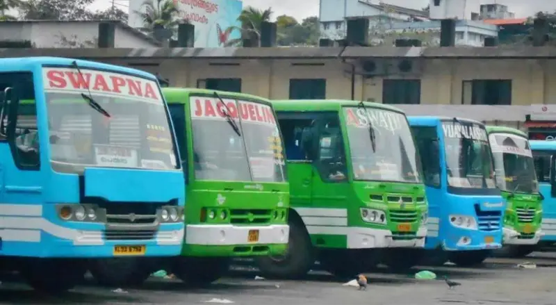 സ്വകാര്യ ബസുകള്‍ക്ക് ആശ്വാസം; ദൂരപരിധിയില്ലാതെ ദീര്‍ഘദൂര പെര്‍മിറ്റുകള്‍ പുതുക്കി നല്‍കിത്തുടങ്ങി
