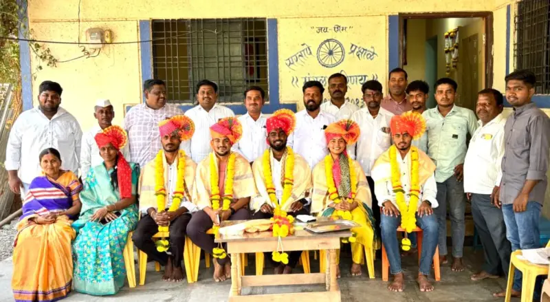 पोलीस दलामध्ये भरती झालेल्या विद्यार्थ्यांचा रिपाइंच्या वतीने सत्कार