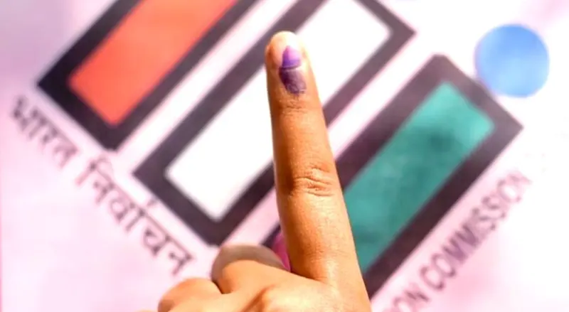 വിധിയെഴുതാൻ കേരളം; പോളിങ് ആരംഭിച്ചു