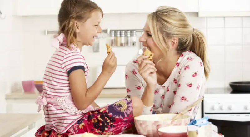 പാരന്റിങ്ങിലെ പുത്തൻ ട്രെൻഡ്; സോഷ്യല്‍ ലോകത്തെ 'ആല്‍മണ്ട്' അമ്മമാരും 'ബട്ടര്‍' അമ്മമാരും