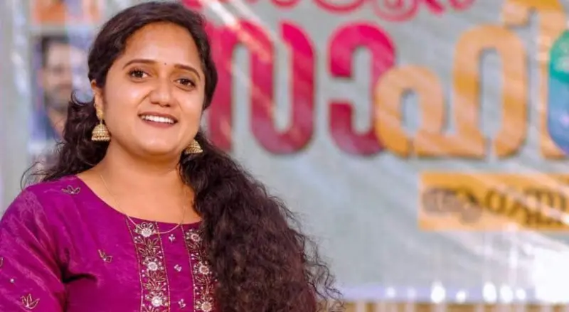 'ശ്രീനാദേവി കുഞ്ഞമ്മ റേഷന്‍ കാര്‍ഡില്‍ പേര് ചേര്‍ത്തത് വ്യാജമായല്ല' ; വിവരാവകാശരേഖ പുറത്ത്