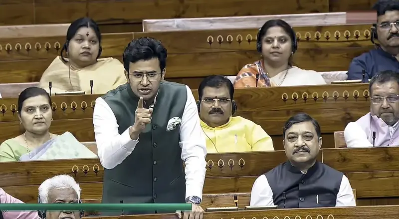 తేజస్వి సూర్య వెంటనే క్షమాపణ చెప్పాలి.. కేటీఆర్