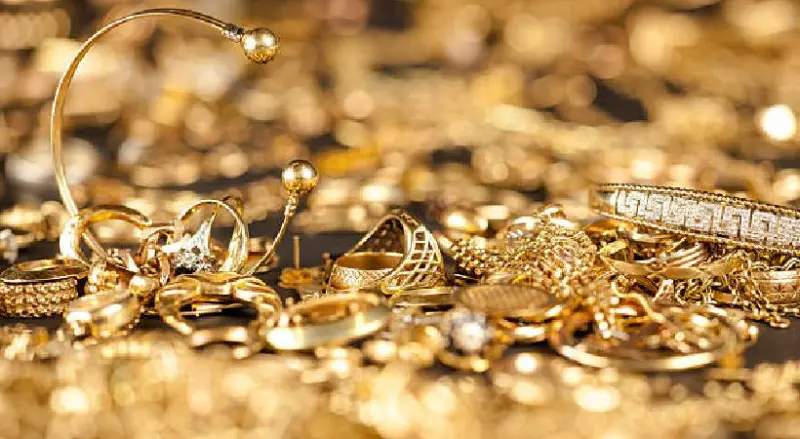 ഇപ്പോള്‍ തന്നെ വാങ്ങണോ? ചാഞ്ചാട്ടങ്ങള്‍ക്കിടയില്‍ വീണ്ടും കുതിച്ച്‌ സ്വര്‍ണവില