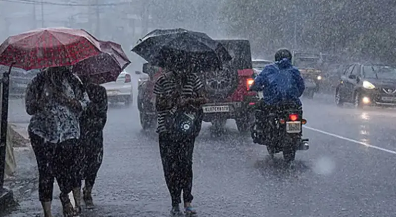 പച്ചമാറി മഞ്ഞയായി. ശക്തമായ മഴയെത്തുന്നു; ഈ ജില്ലകളില് യെല്ലോ അലേര്ട്ട്
