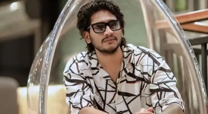 "അനുഗ്രഹിക്കണം, എനിക്കൊരു വോട്ട് നല്‍കണം"; മമ്മൂട്ടിക്കും ലാലേട്ടനും അഖില്‍ മാരാരുടെ മെസേജ്