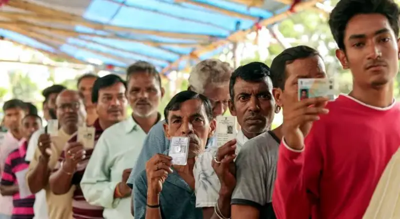 ബംഗാളില്‍ നാളെ റീ പോളിംഗ്; സംഘര്‍ഷാവസ്ഥ നിലനില്‍ക്കുന്നതിനാല്‍ സ്ട്രോങ്ങ് റൂമുകള്‍ക്ക് സുരക്ഷ വര്‍ധിപ്പിച്ചു