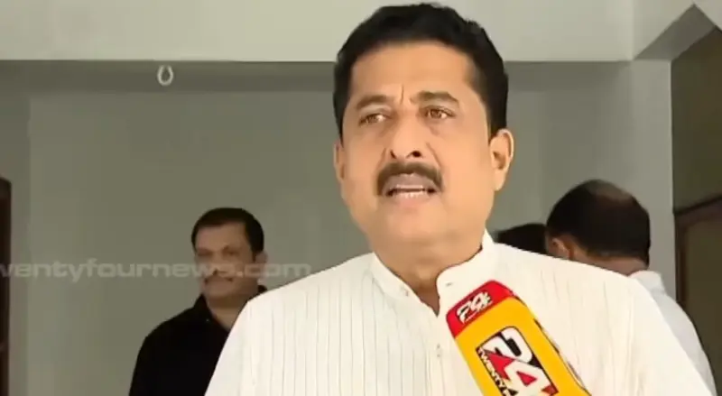 'പി എം ശ്രീയില്‍ കഴിഞ്ഞ സര്‍ക്കാര്‍ ഒപ്പിട്ട് ഫണ്ടും വാങ്ങി; കരാറില്‍ നിന്ന് പിന്മാറാൻ പറ്റുമോയെന്ന് പരിശോധിക്കും'; വിദ്യാഭ്യാസ മന്ത്രി