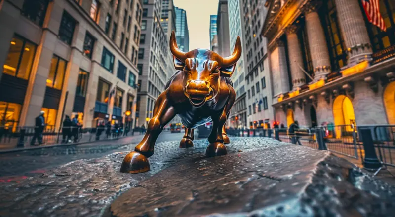 S&P 500 Reclaims All-Time Highs As Powell Hints At Rate Cuts, Nvidia Breaks $900, Bitcoin Nears Record Levels: What's Driving Market Thursday?