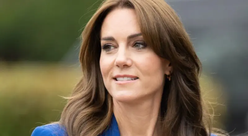 Photoshop Fail? British Royal Family In A Pickle As Media Outlets Spot Heavily Edited Kate Middleton Photo With Children