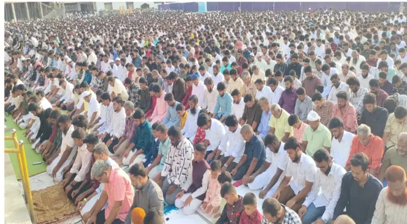 தமிழகத்தில் களைகட்டிய ரமலான்: மசூதிகளில் சிறப்பு தொழுகை!